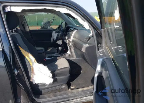 2021 Toyota 4Runner Sr5 z USA, uszkodzony, nr VIN JTEMU5JR3M5902887